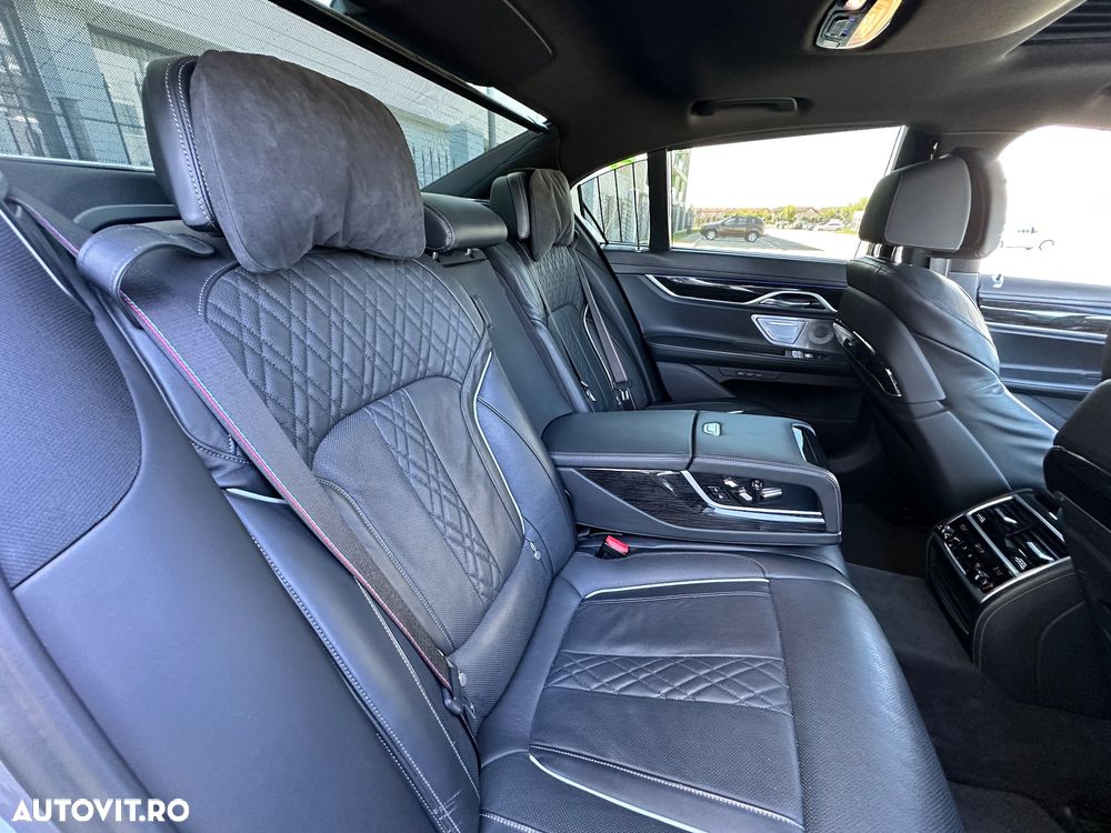 BMW Seria 7 745e - 21