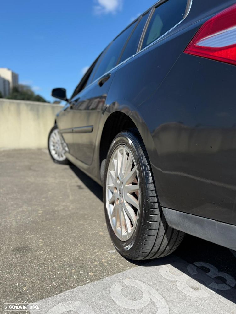 Renault Laguna Break ver-2-0-dci-luxe - 6