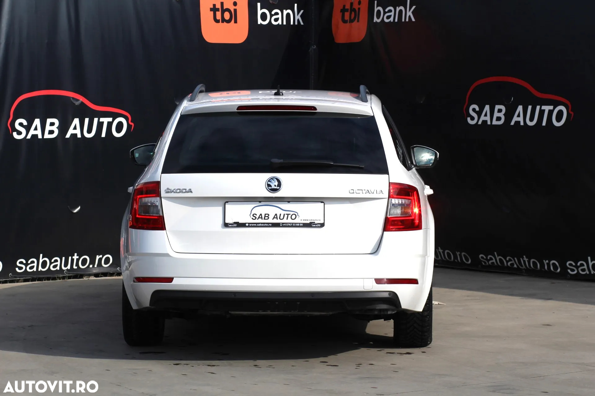 Skoda Octavia Combi Diesel 1.6 TDI DSG Style - 17