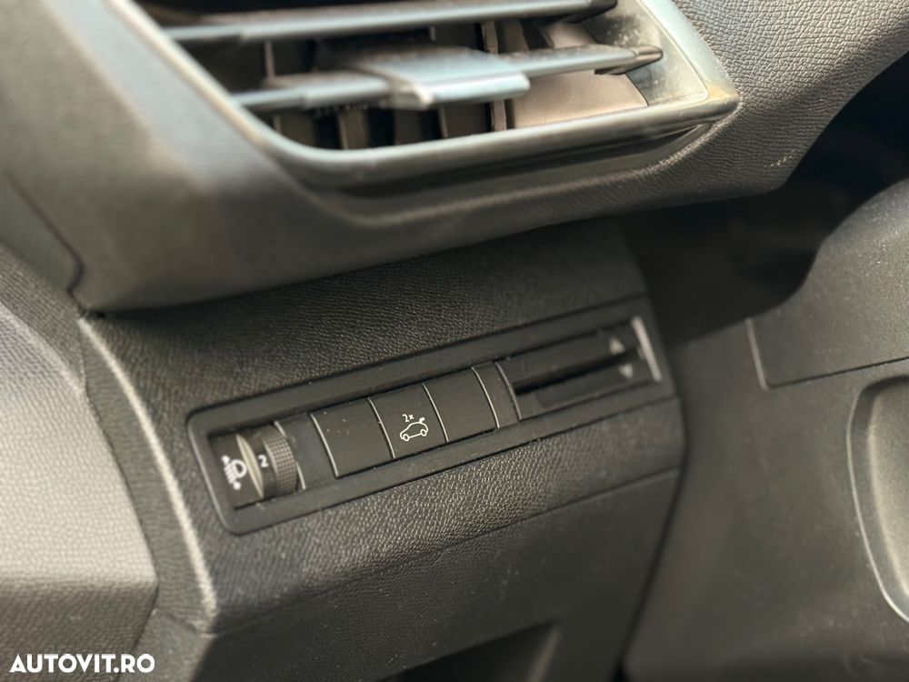 Peugeot 3008 PureTech 130 Stop & Start GPF Active Pack - 34