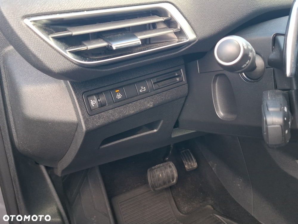 Peugeot 5008 1.2 PureTech mHEV Allure Pack S&S e-DCS6 - 15