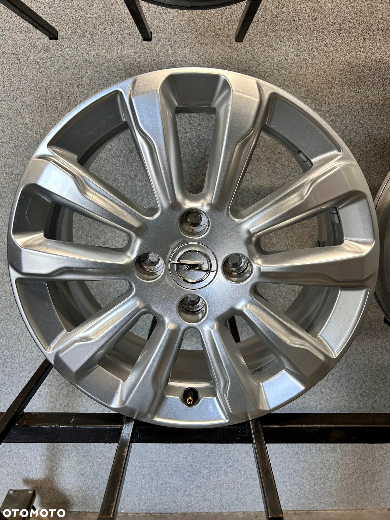 4 FELGI ALU. OPEL MOKKA B, CORSA F, PEUGEOT 208,C3,DS3 16'' 6,5J ET32 GM: OP00126 K4, 9835097280 - 8