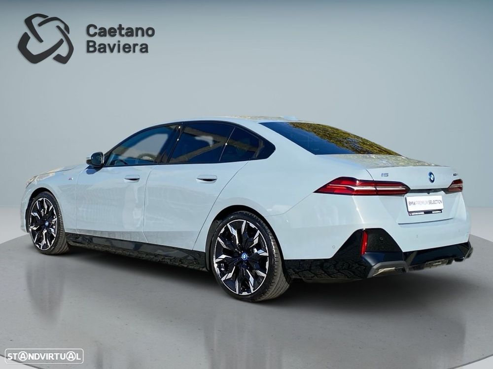 BMW i5 eDrive40 - 39