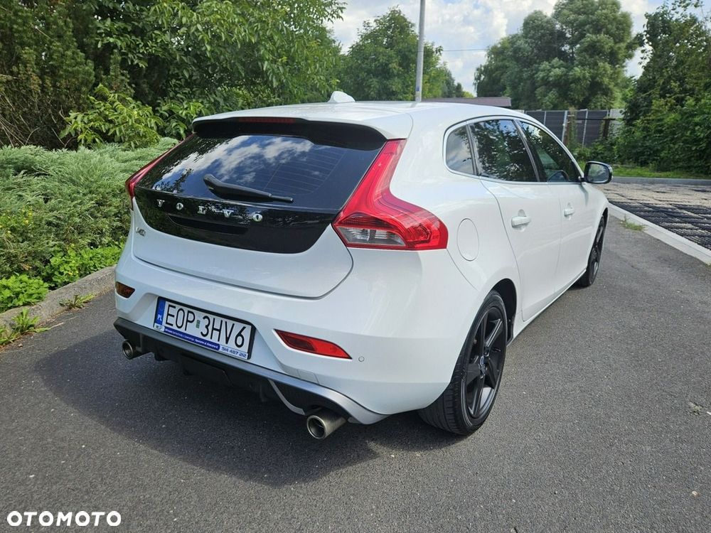 Volvo V40 D2 R-Design Momentum - 4