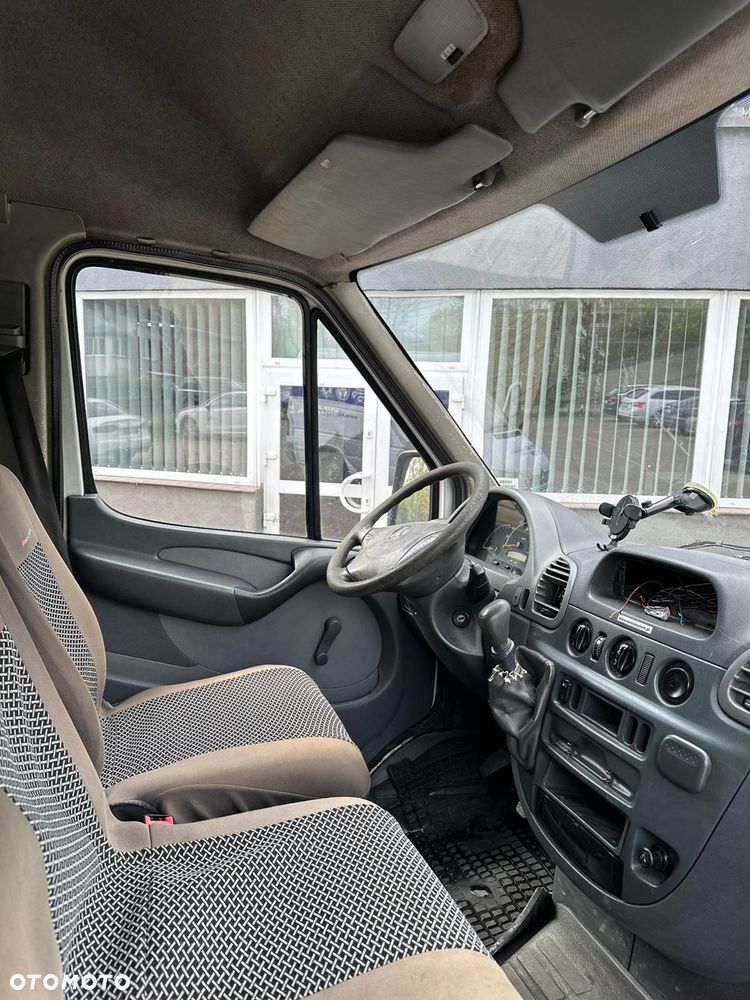 Mercedes-Benz Sprinter 208 - 5