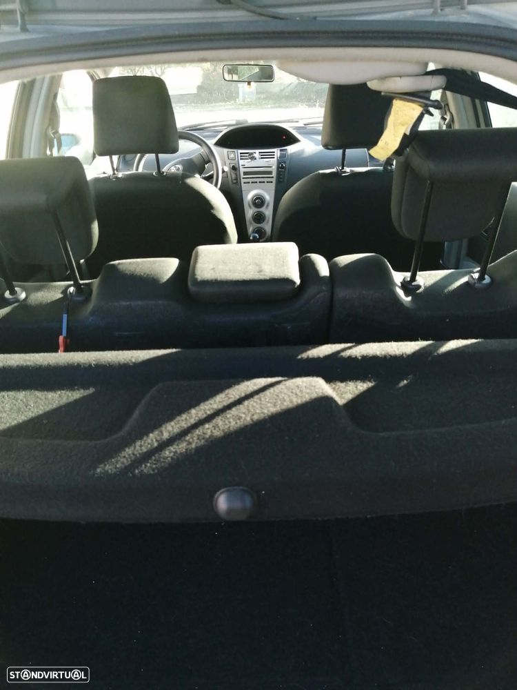 Toyota Yaris 1.0 Base - 7