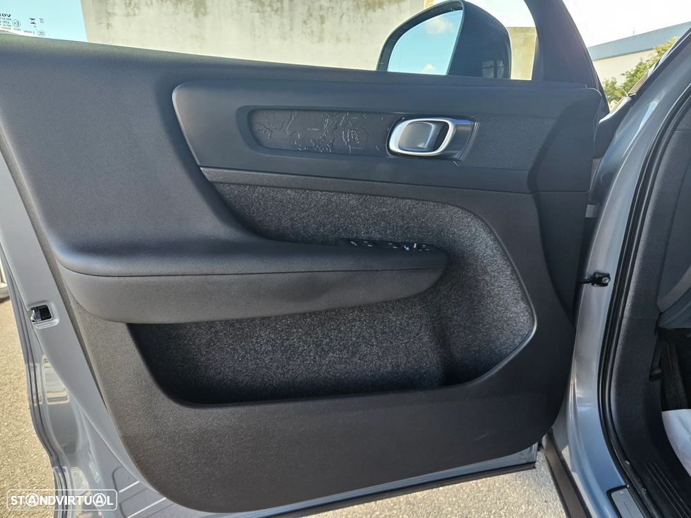 Volvo XC 40 Recharge Plus - 17