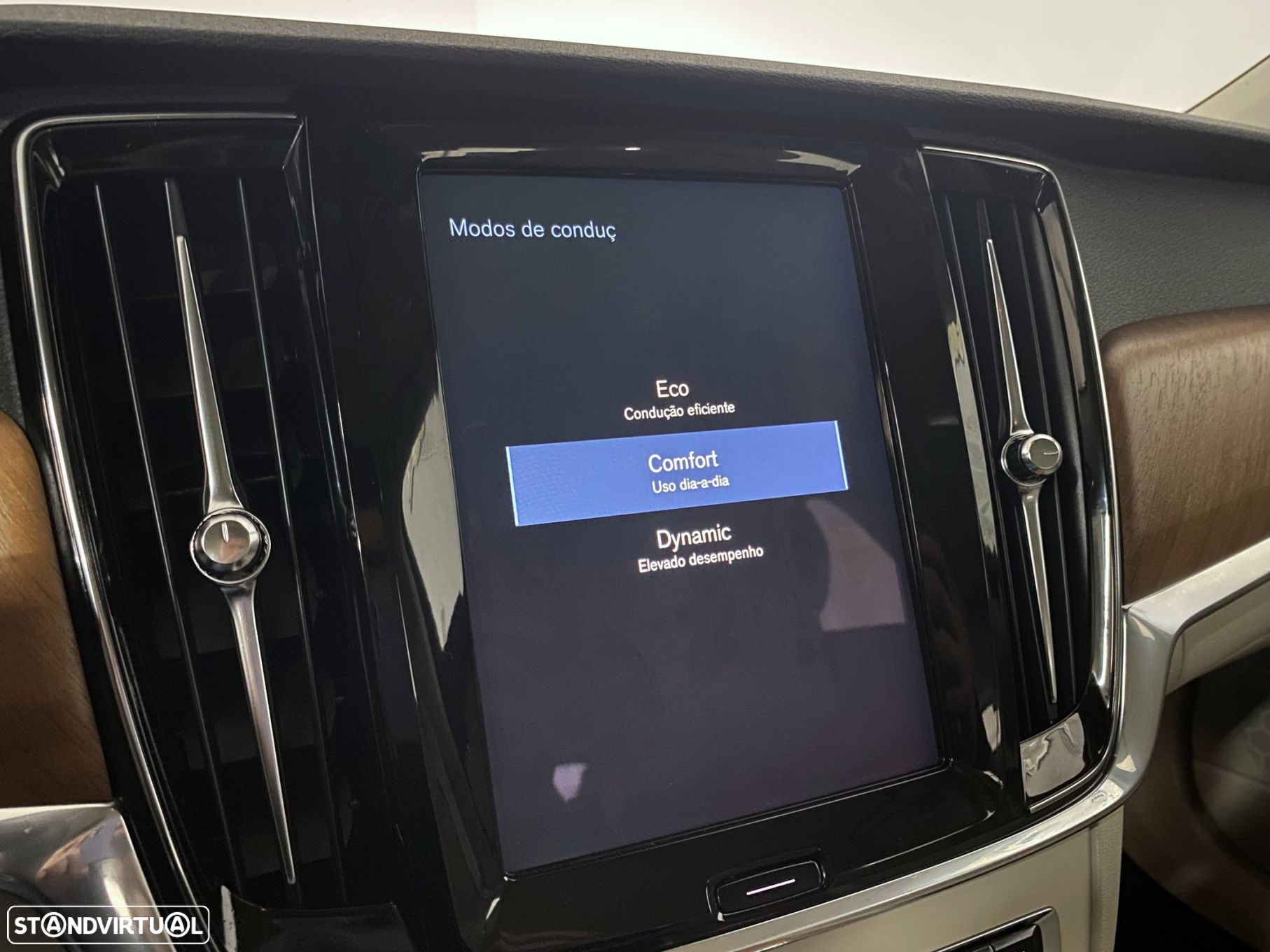 Volvo V90 2.0 D4 Inscription Geartronic - 32