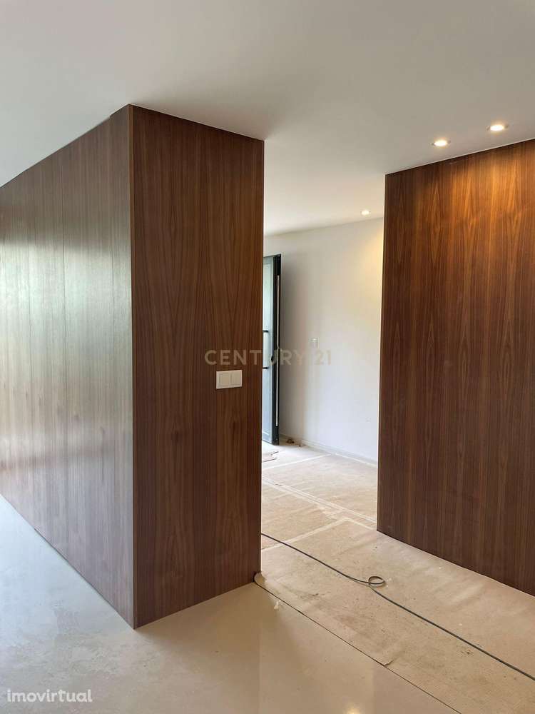 Luxuosa Moradia T4 em Valongo, Porto - Grande imagem: 2/19