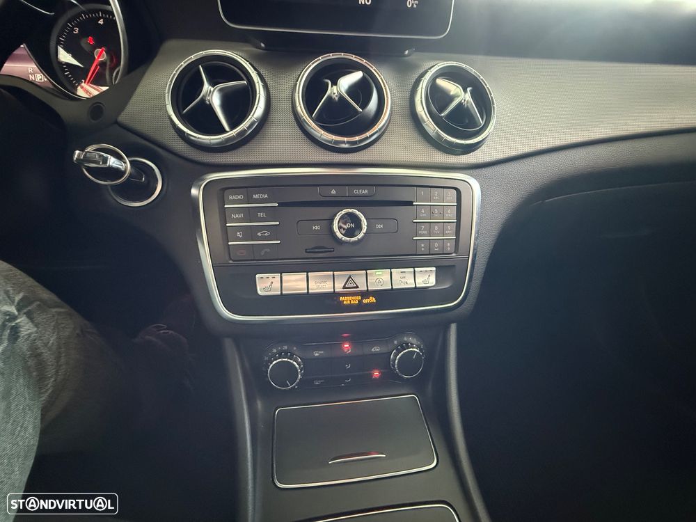 Mercedes-Benz CLA 200 d Shooting Brake Urban Aut. - 14