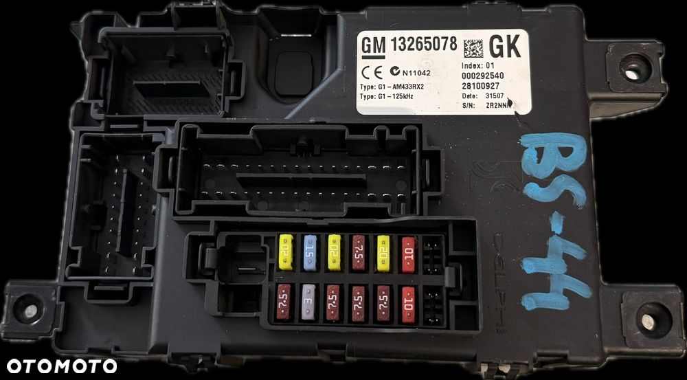 Skrzynka Bezpieczników / Modul Sterownik Komfortu Opel Corsa D 13265078 - 1