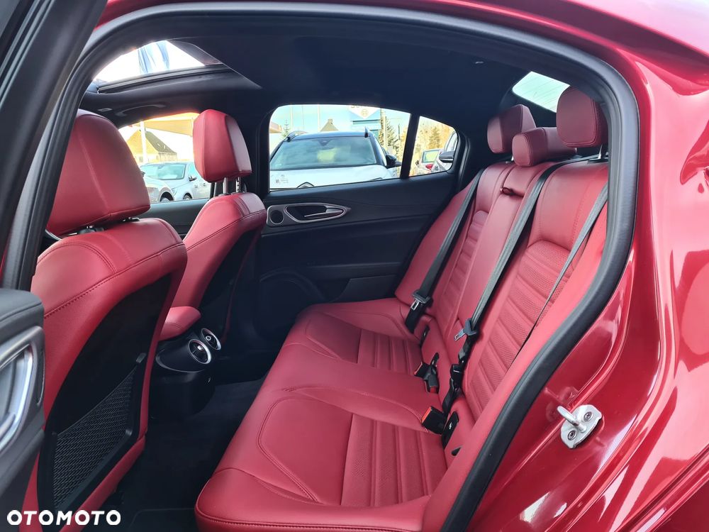 Alfa Romeo Giulia 2.0 Turbo Veloce Q4 - 19