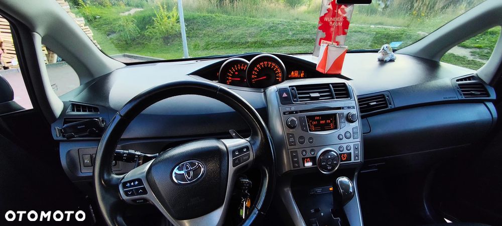 Toyota Verso 1.8 Sol 7os MS - 24