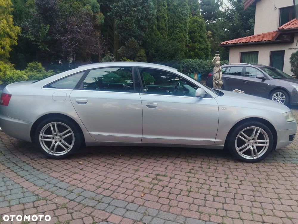 Audi A6 Limousine 2.4 - 4