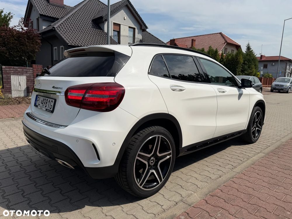 Mercedes-Benz GLA 220 4-Matic - 5