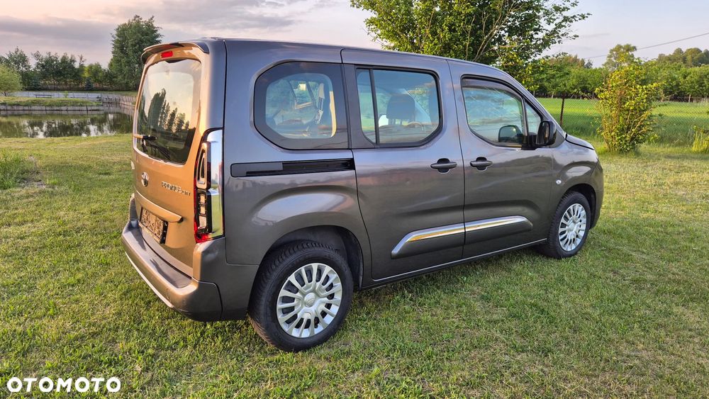 Toyota Proace City 1.2 D-4T Long 2,3t Active (bryg.) - 19