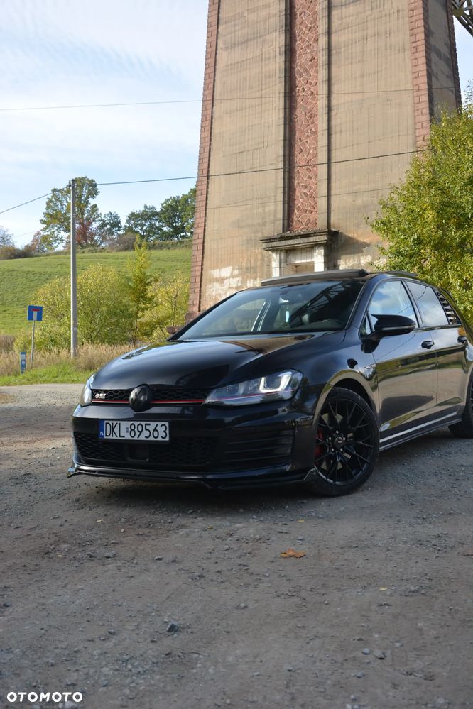 Volkswagen Golf - 26