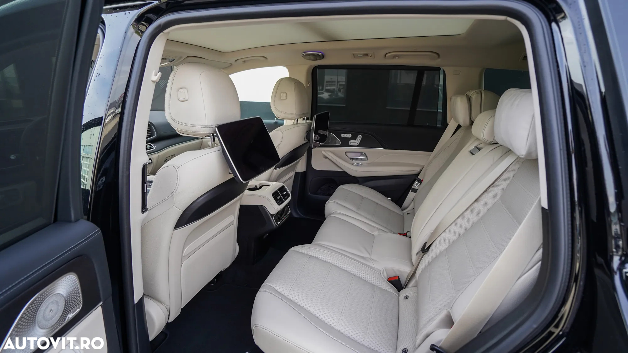 Mercedes-Benz GLS - 29