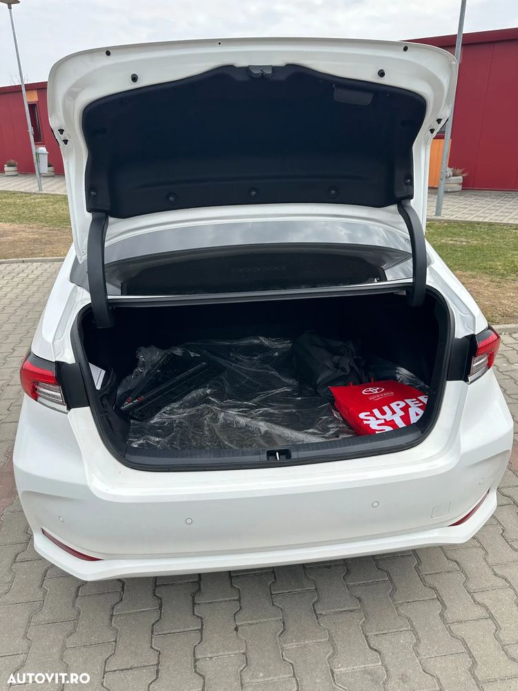 Toyota Corolla 1.8 HSD Business - 8