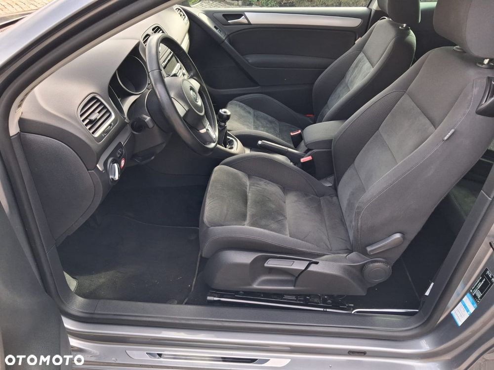 Volkswagen Golf 2.0 TDI DPF Highline - 7