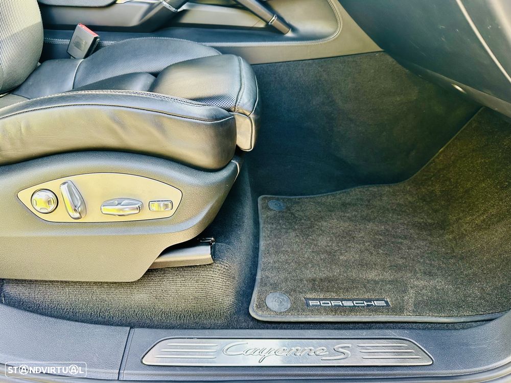 Porsche Cayenne S - 26
