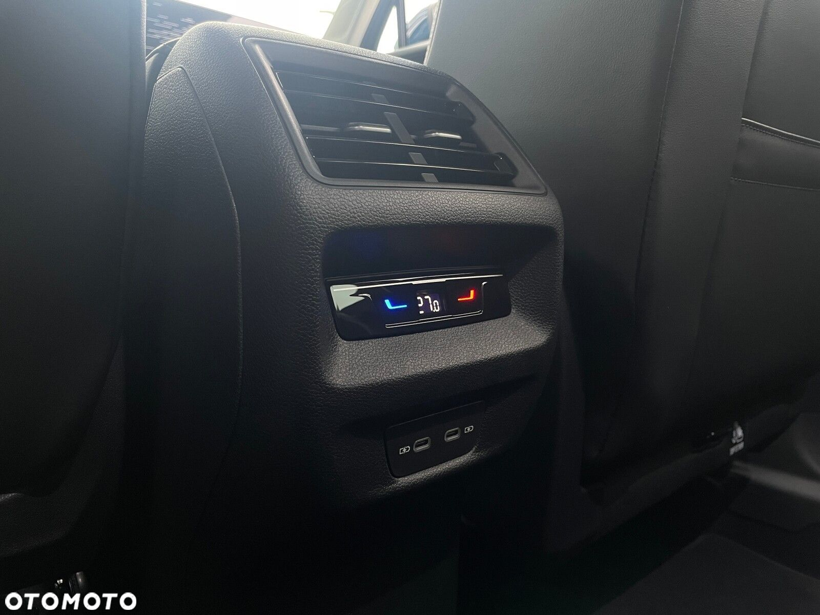 Volkswagen Tiguan - 31