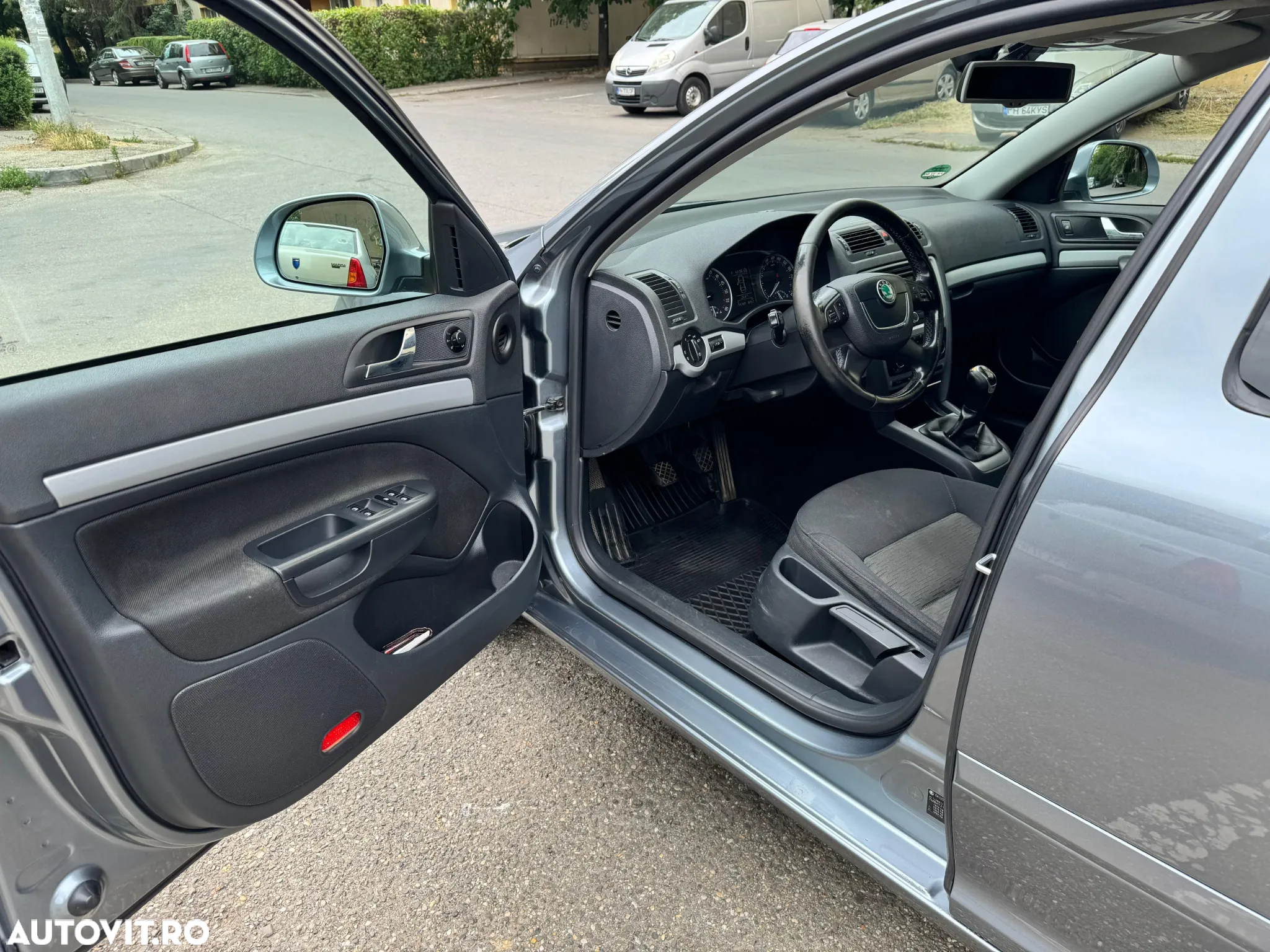 Skoda Octavia Combi 1.6 TDI DPF GreenLine - 9