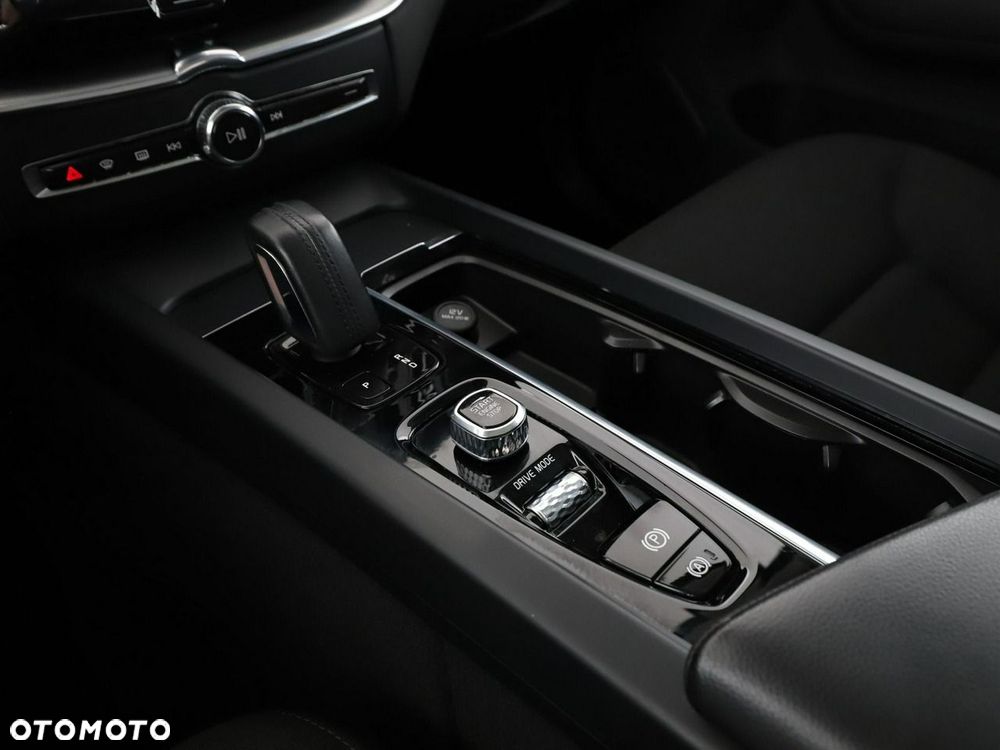 Volvo XC 60 T6 AWD Recharge Geartronic Inscription Expression - 29