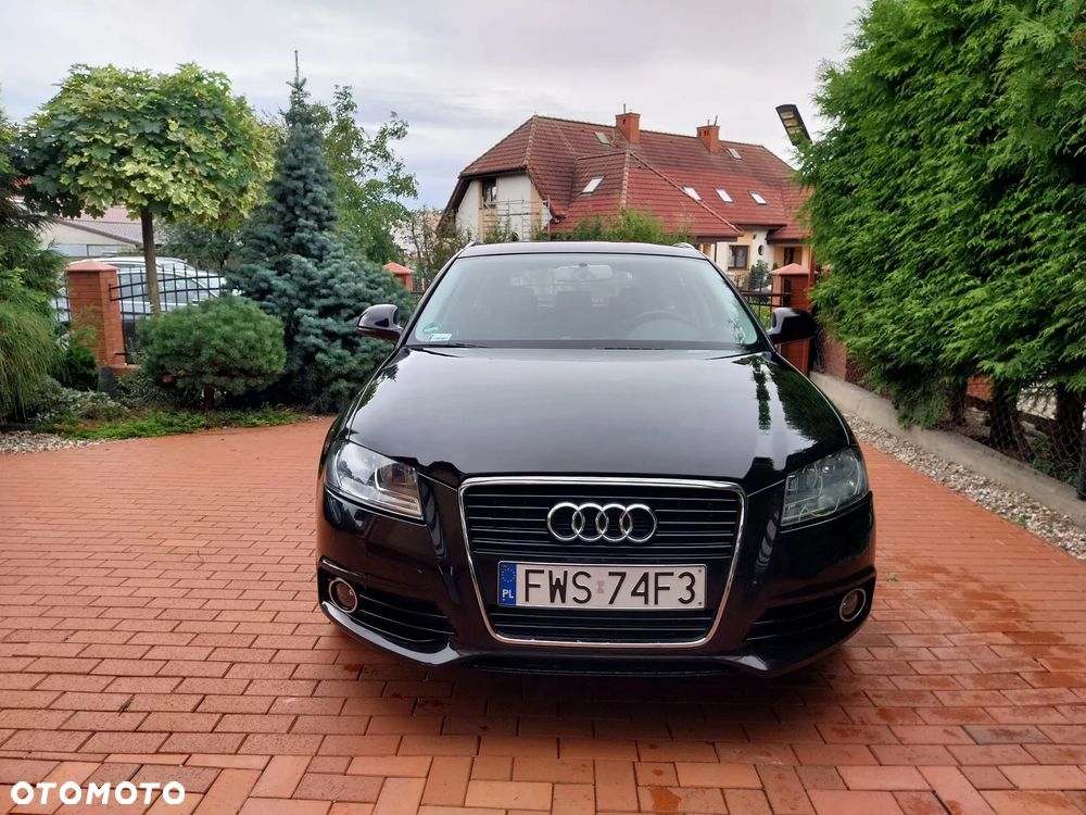 Audi A3 Sportback - 1