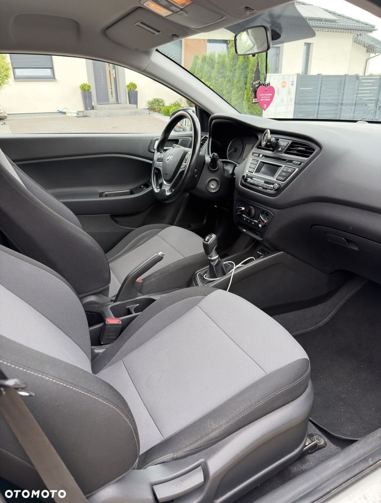 Hyundai i20 1.4 - 15