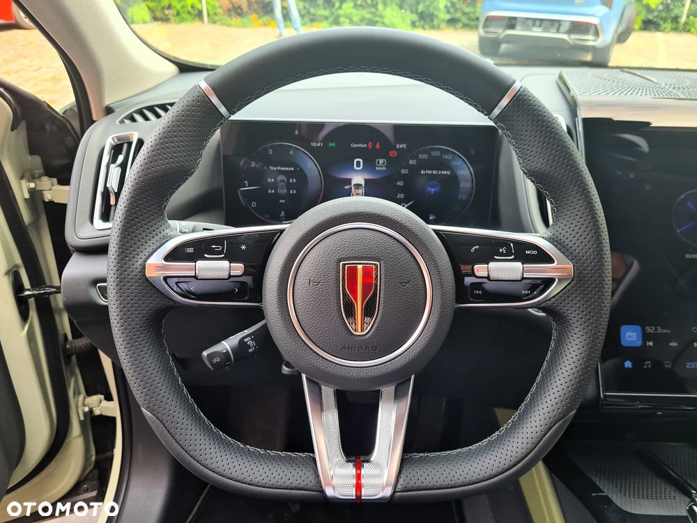 Hongqi HS3 1.5T FWD - 12