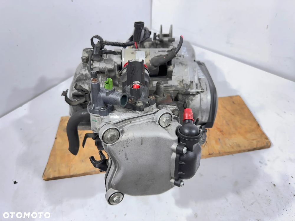 Silnik Piaggio Vespa GTS 125 - 5