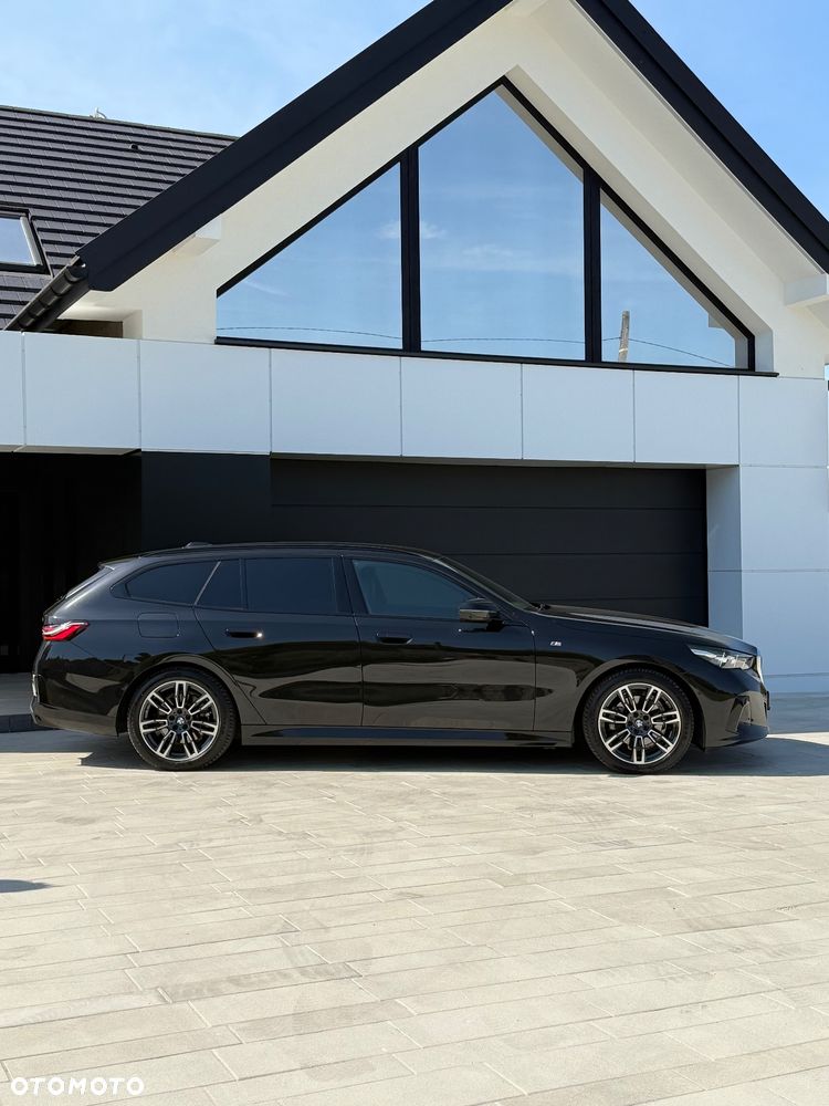 BMW Seria 5 520d xDrive Touring - 38