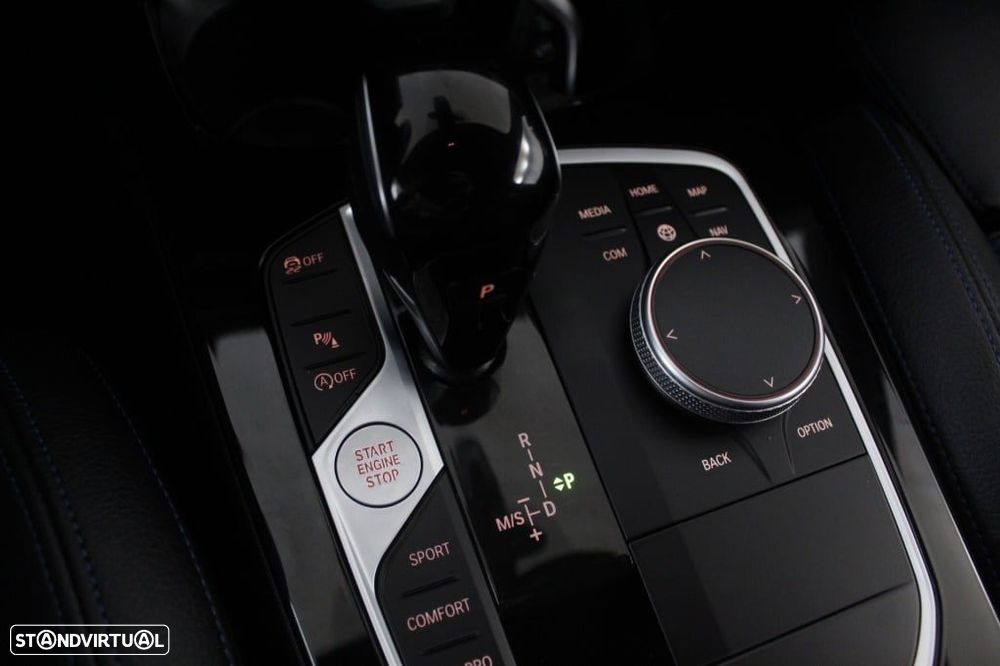 BMW 116 d Pack Desportivo M Auto - 33