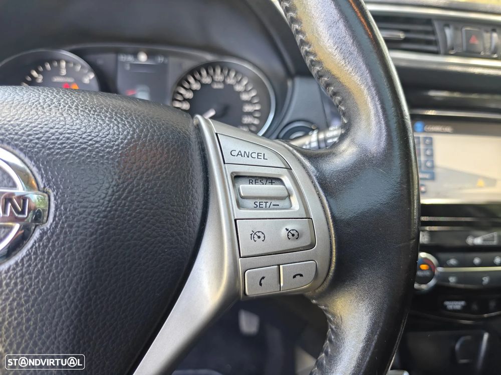 Nissan Qashqai 1.5 dCi N-Connecta 18 - 29