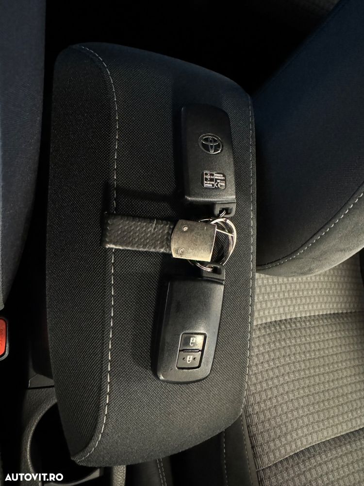 Toyota Auris 1.8 VVT-i Hybrid Automatik Touring Sports Team Deutschland - 26