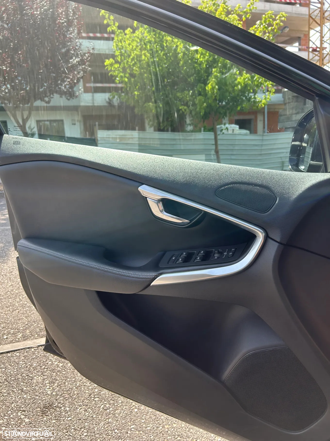 Volvo V40 1.6 D2 R-Design - 14