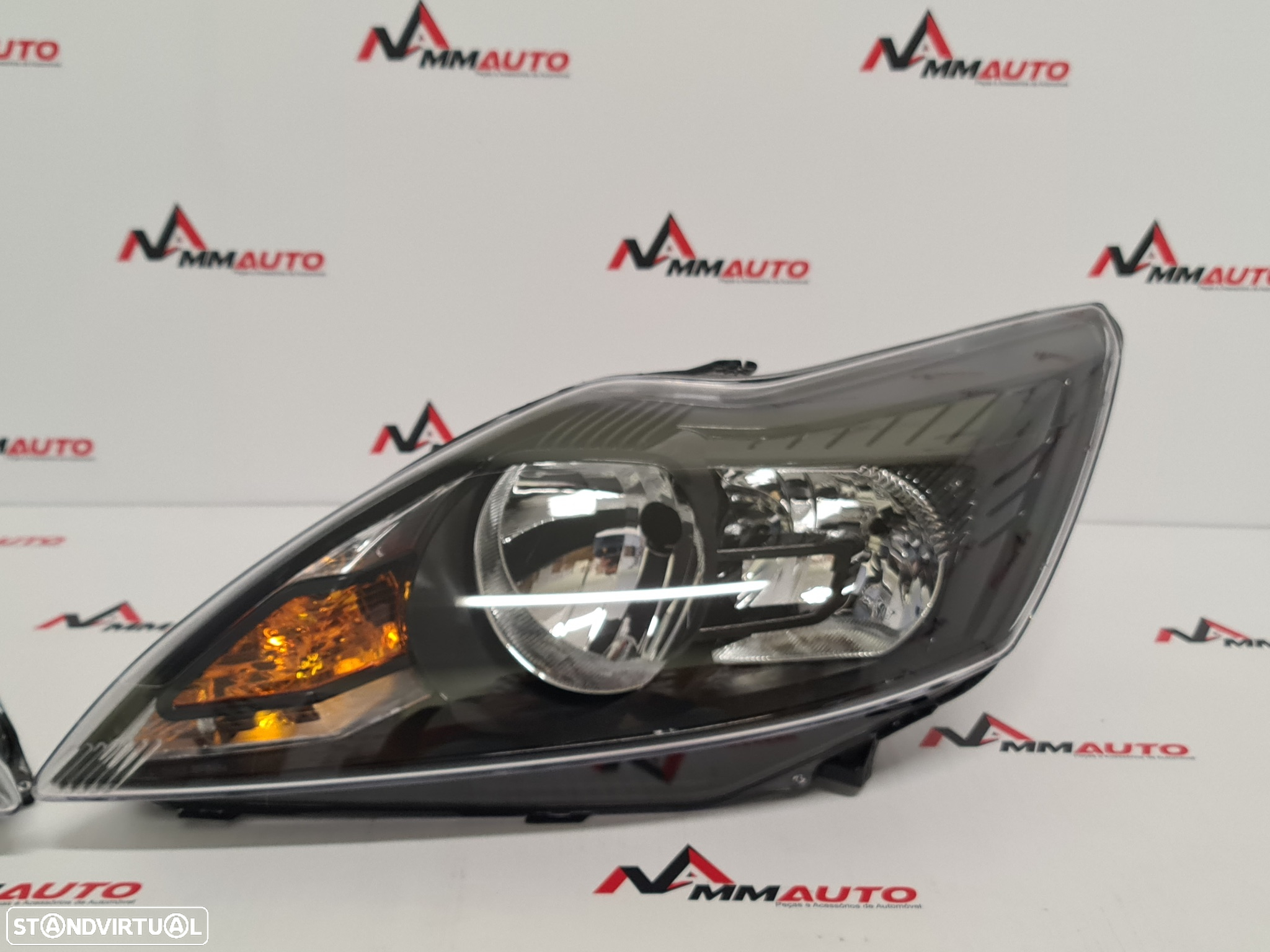 Faróis Ford Focus MK2 Fundo Preto - 3