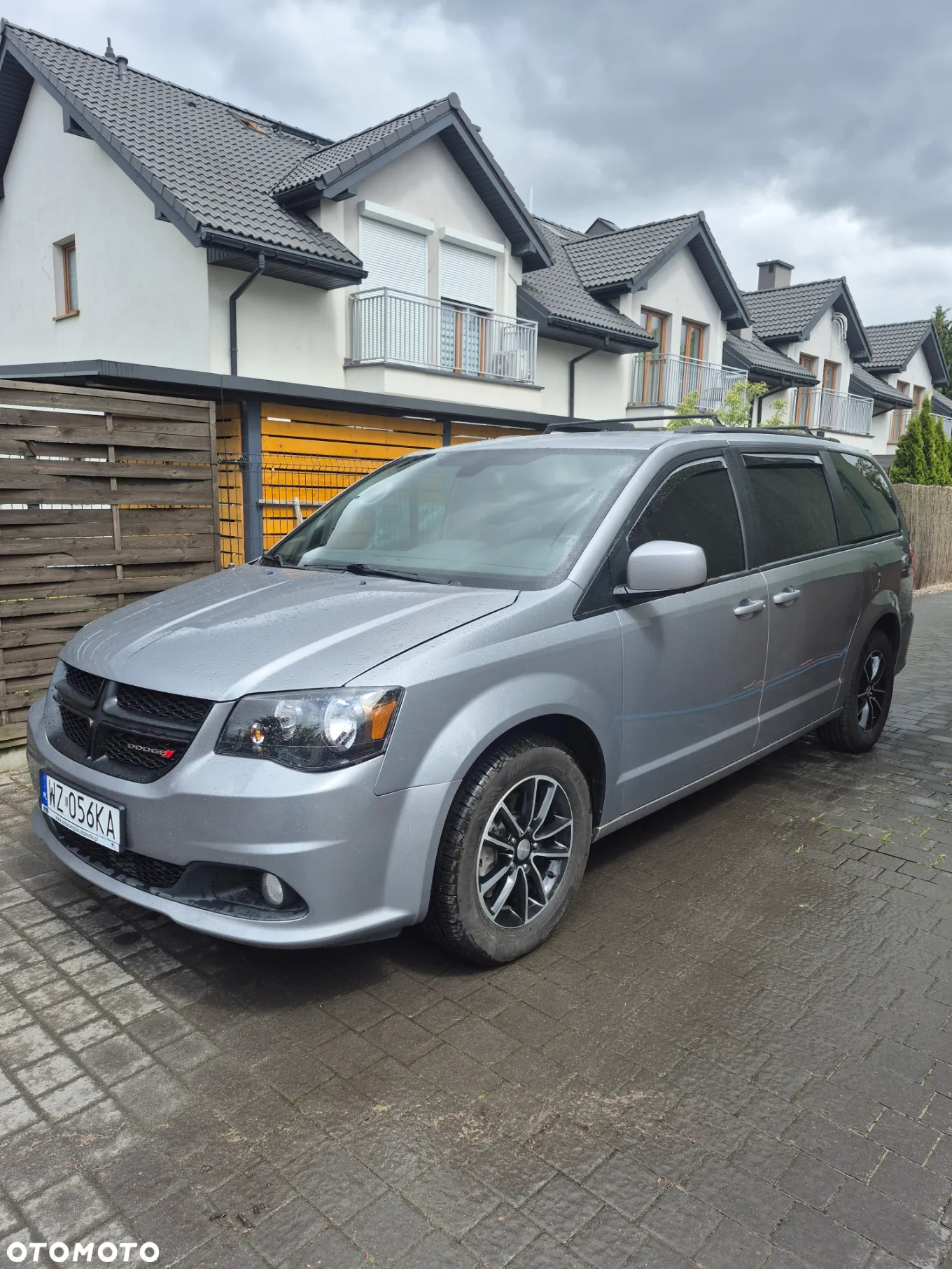 Dodge Grand Caravan - 2