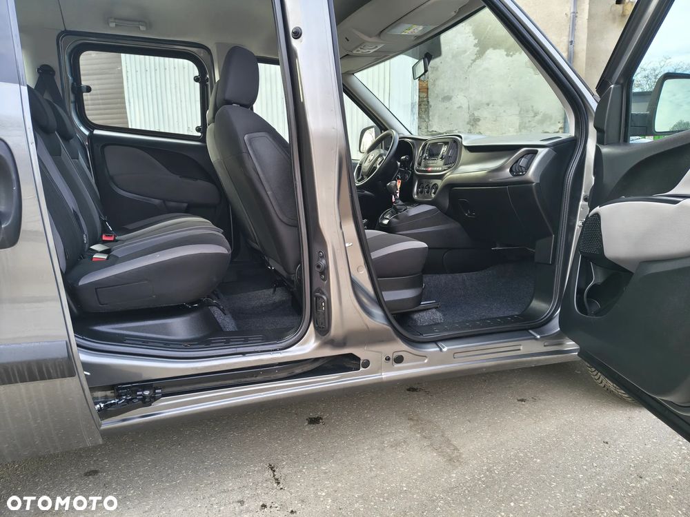 Fiat Doblo 1.4 16V Emotion - 11
