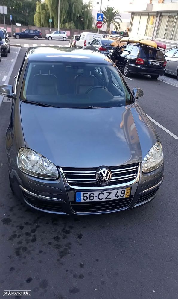 VW Jetta 1.9 TDi Confortline - 13