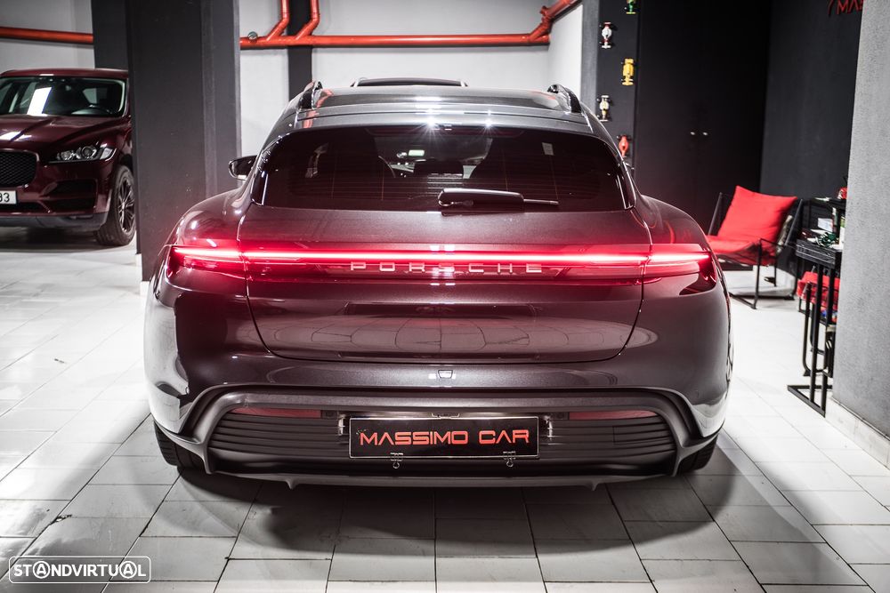 Porsche Taycan Sport Turismo - 2