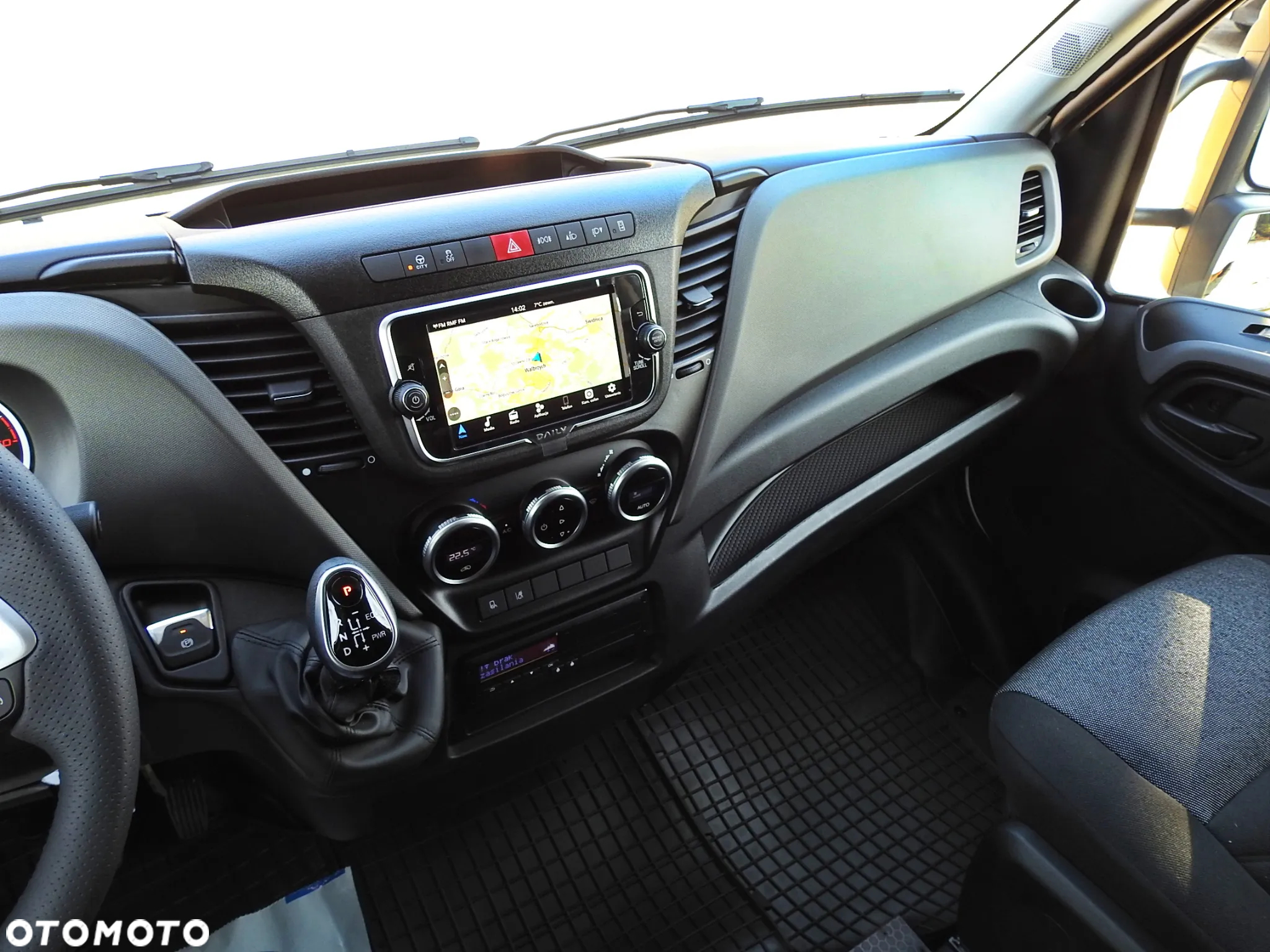 Iveco DAILY  72C180 NOWY PLANDEKA WINDA 14 PALET WEBASTO TEMPOMAT NAWIGACJA KLIMATYZACJA LEDY PNEUMATYKA AUTOMAT HI-MATIC BLIŹNIACZE KOŁA GWARANCJA 180KM [ 573597 ] - 33