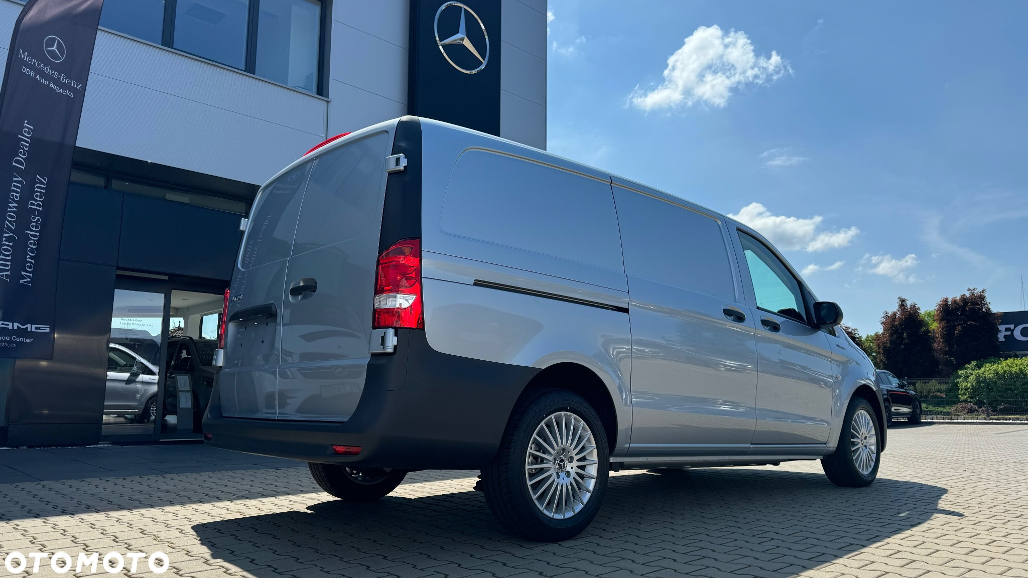 Mercedes-Benz Vito 112e eVito Furgon długi - 4