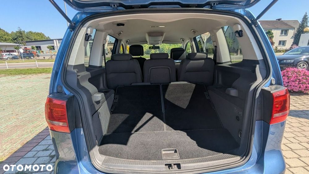Volkswagen Touran - 19