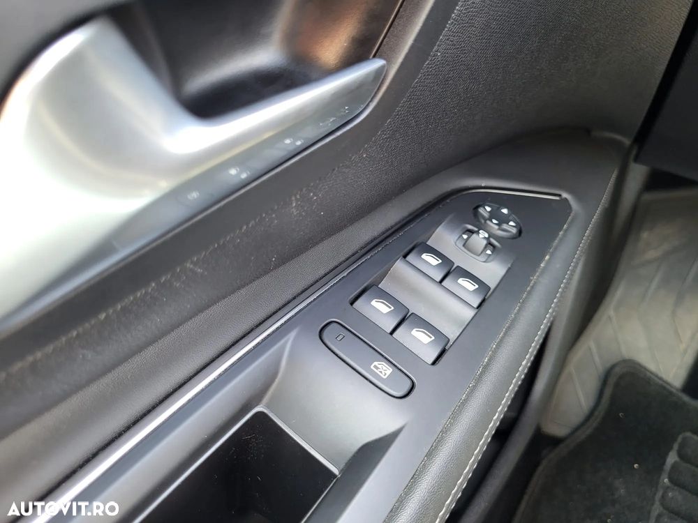 Peugeot 5008 1.5L BlueHDI EAT8 S&S Allure - 30