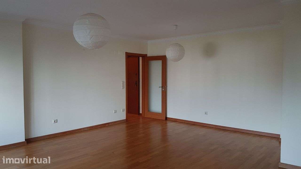 Apartamento T1 VFX 800€ - Grande imagem: 2/16