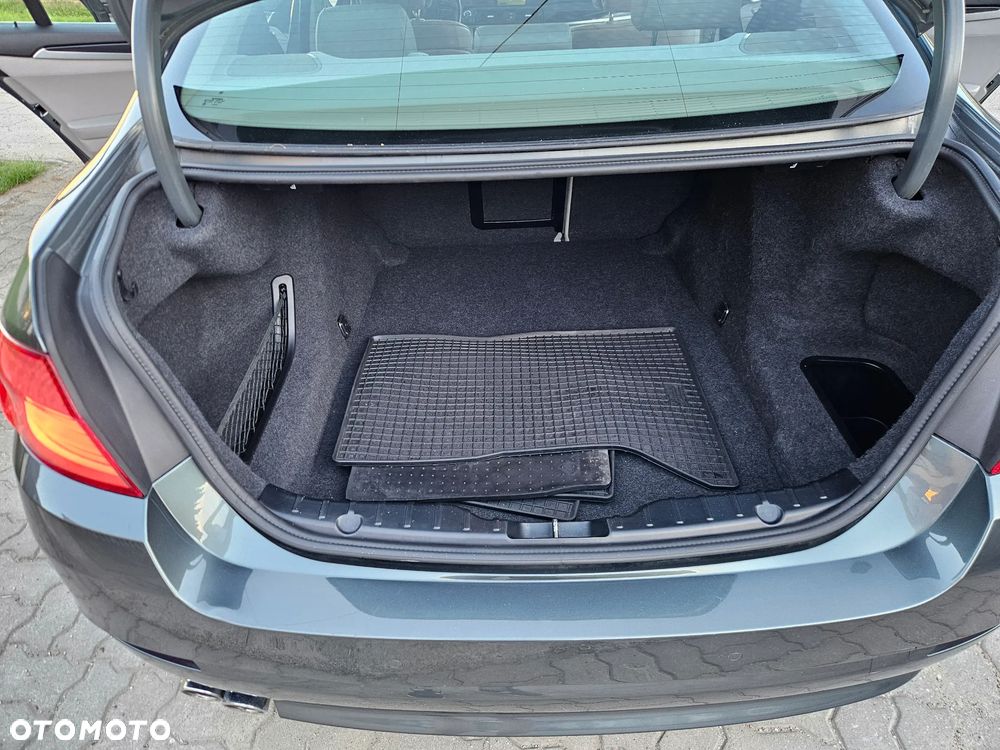 BMW Seria 5 520d Special Edition - 23