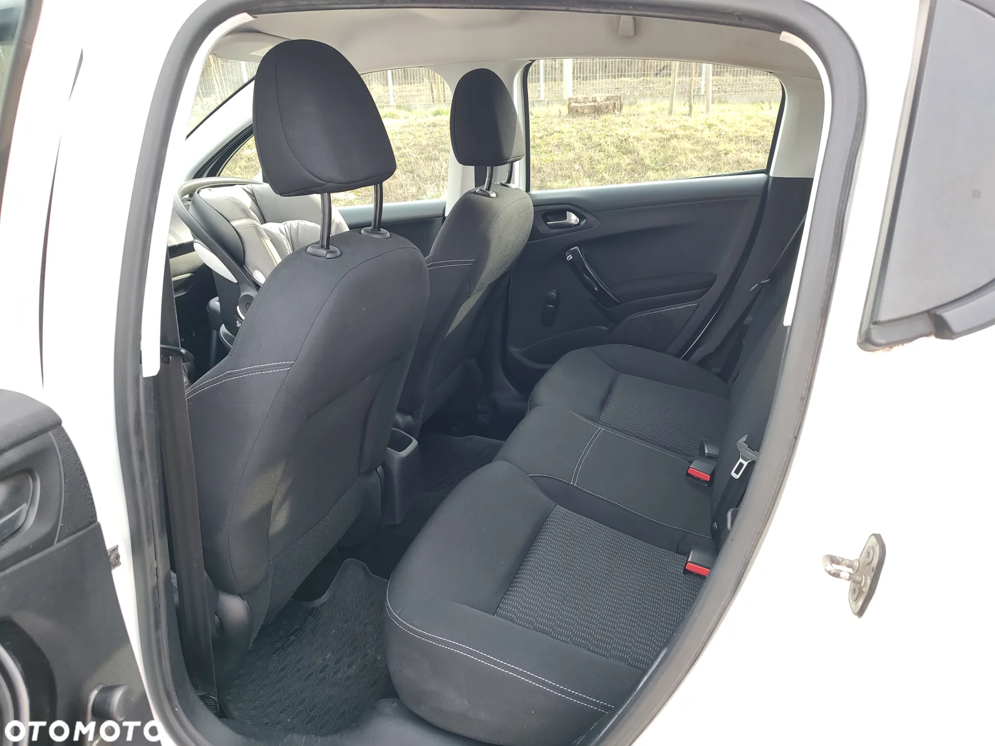 Peugeot 208 1.2 PureTech Allure - 10