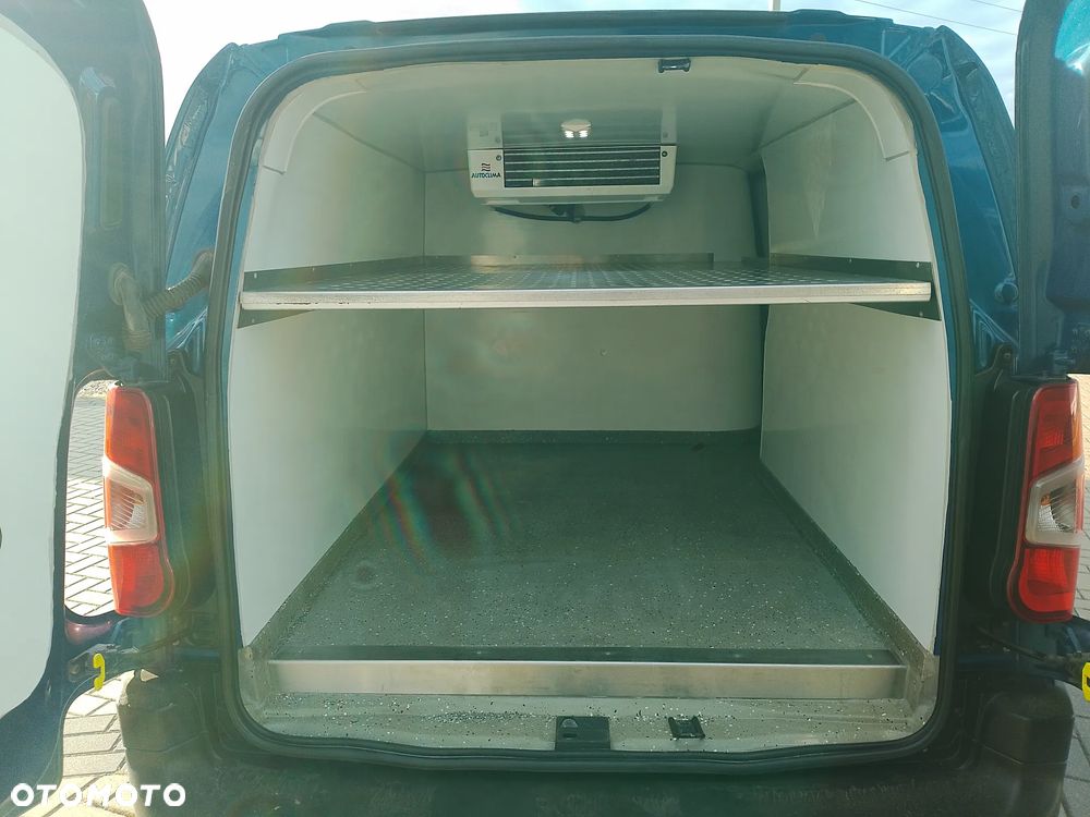 Toyota Proace Partner Berlingo Combo Doblo L2 Izoterma Chłodnia Salon PL półka Inox 3 osoby 2,5 DMC - 17